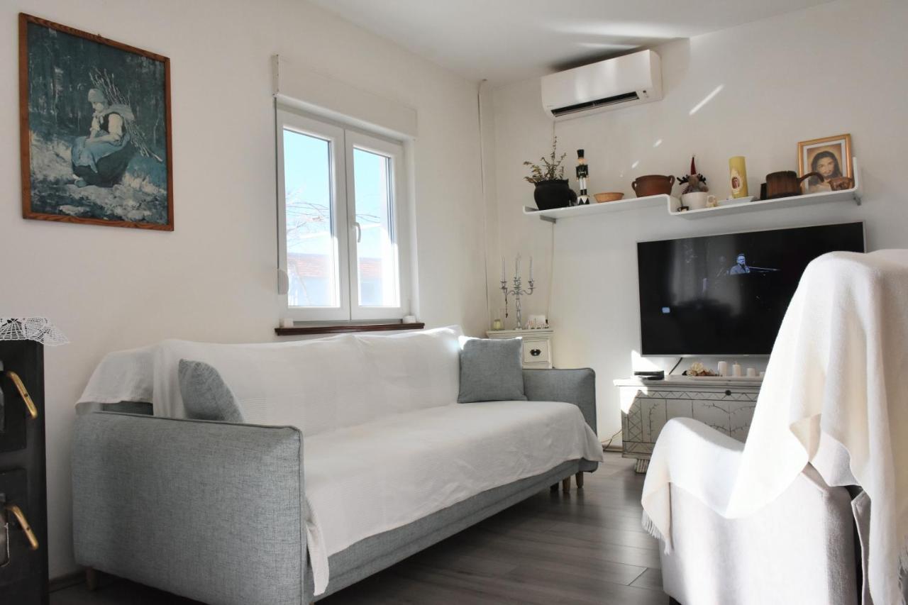 Villa Marie With Pool, Two Bedrooms For 4+2Kids Cavoglave Exterior foto